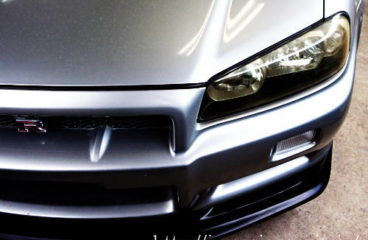 ニッサン スカイライン GT-R (BNR34) [愛知県のカーセキュリティ プロショップ ジェイ・パッション]