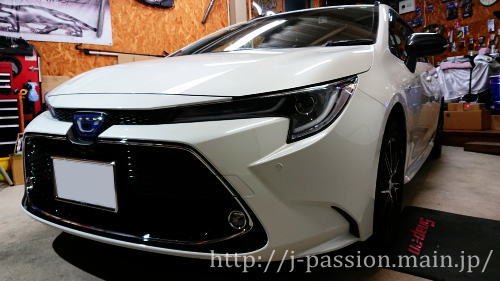 トヨタ・カローラ ツーリング ハイブリッド [愛知県あま市にあるカーセキュリティ販売・取付店　ジェイ・パッション] COROLLA TOURING HYBRID W×B